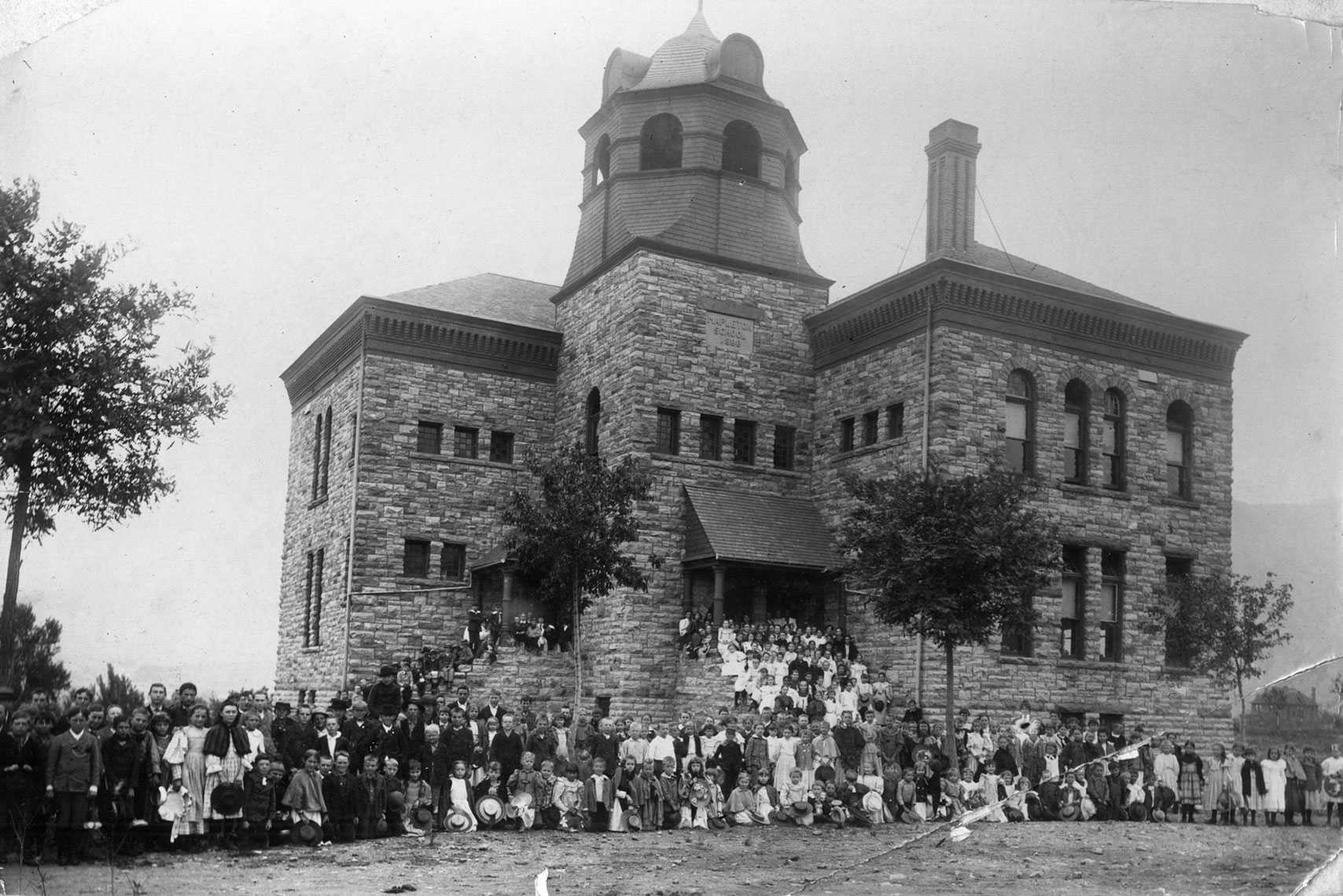 Historic Mapleton School